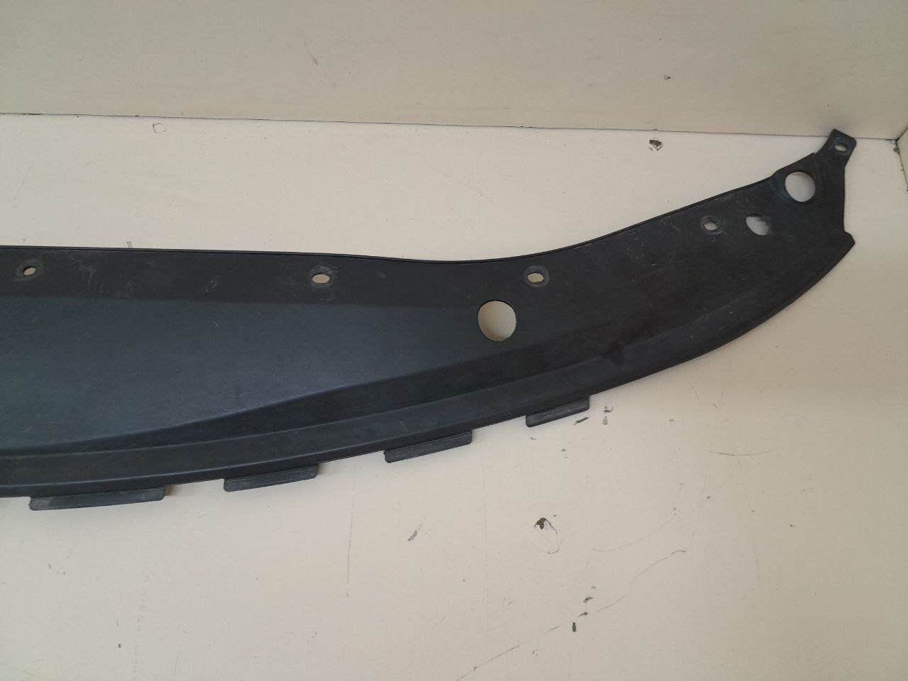 Кожух замка капота Hyundai Starex H1/Grand Starex 2007> Кожух замка капота Hyundai Starex H1/Grand Starex 2007>