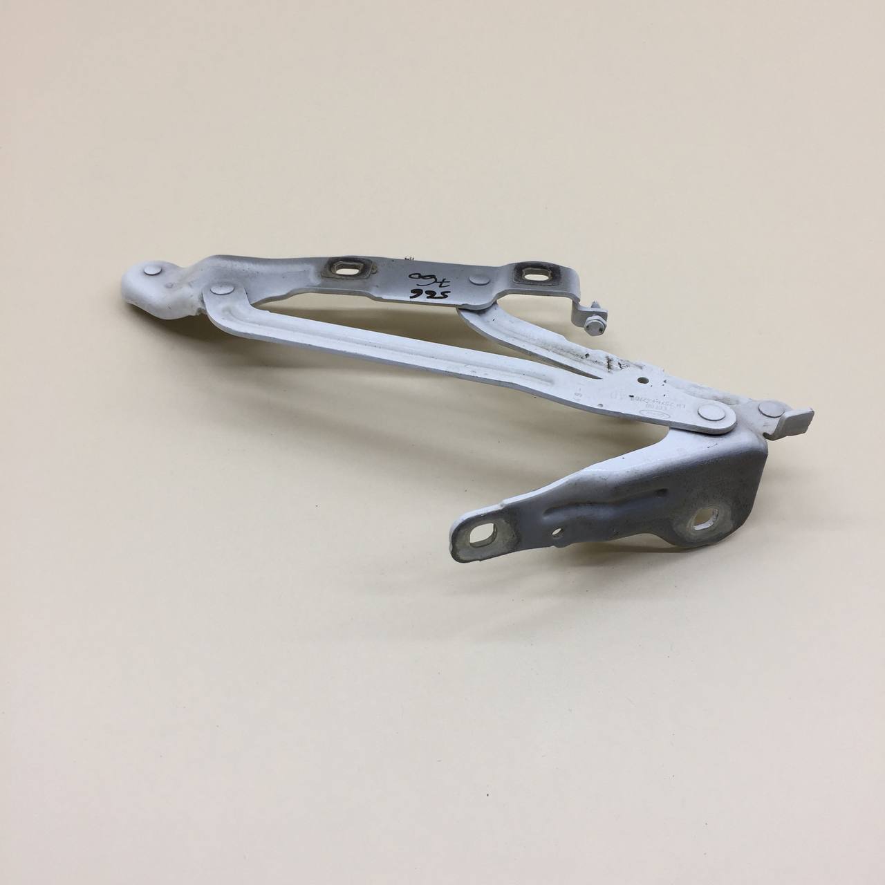 Петля крышки багажника Ford Mondeo 4 2007-2015