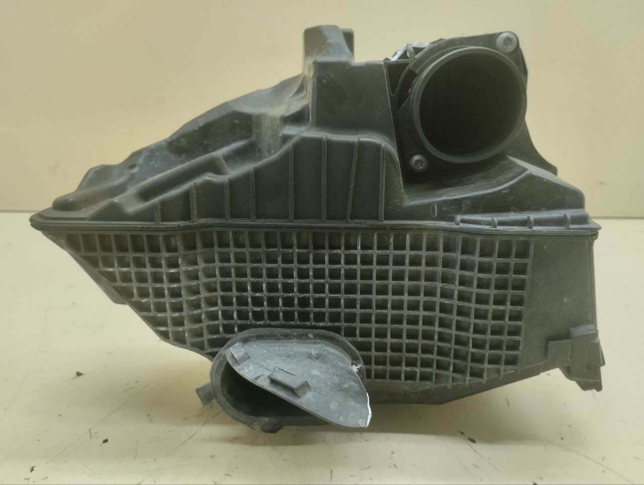 Корпус воздушного фильтра Renault Duster (HSA, HSM) 2012> Корпус воздушного фильтра Renault Duster (HSA, HSM) 2012>