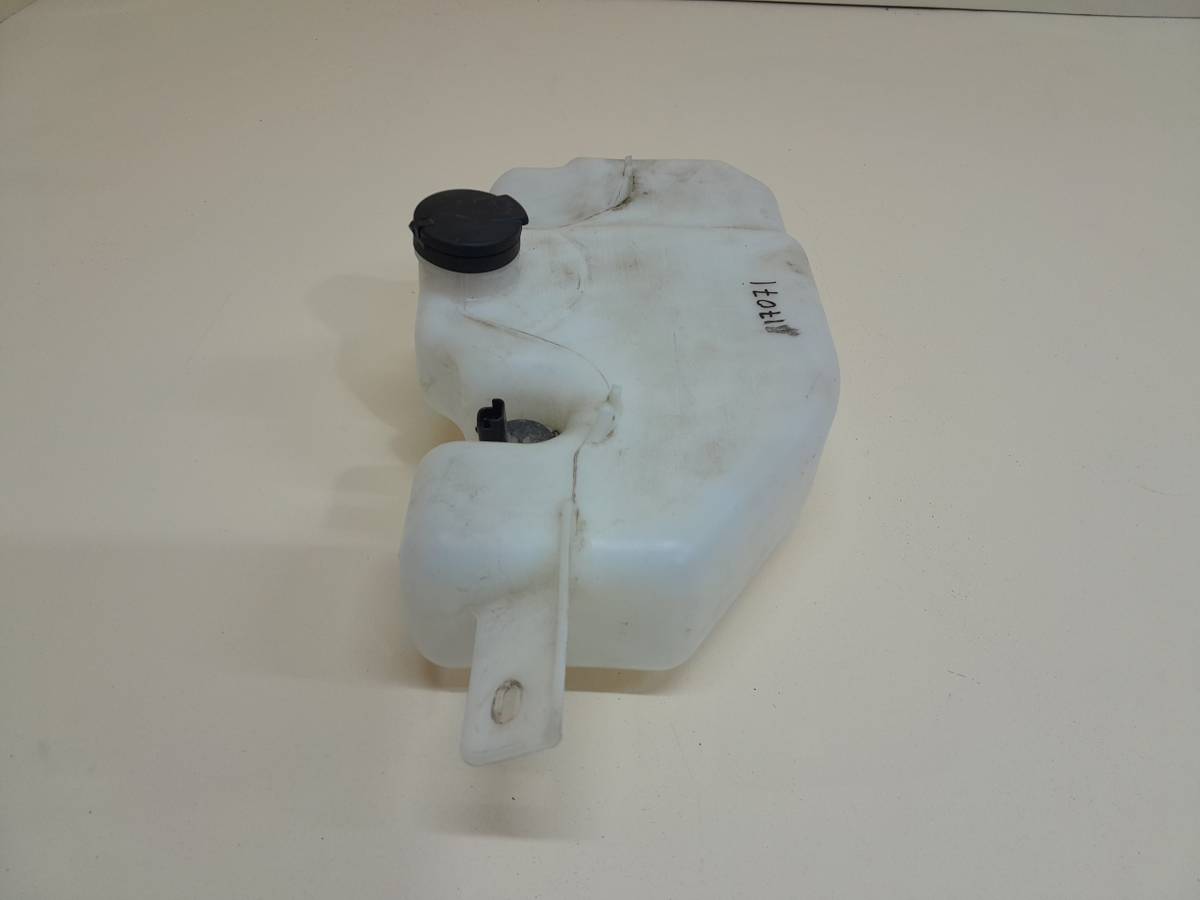 Бачок омывателя Lada Vesta 2015>