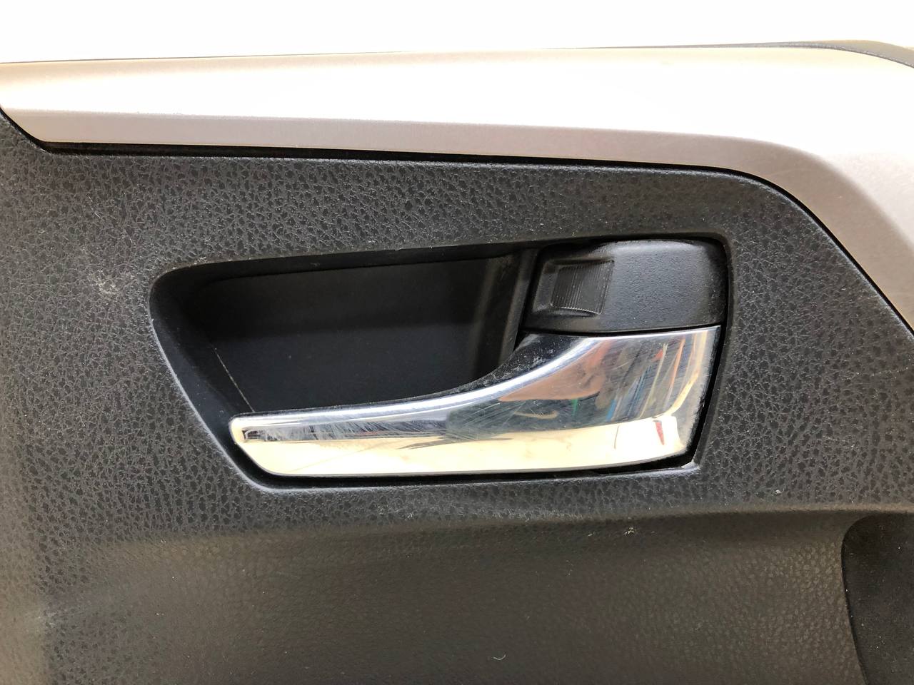 Обшивка двери передней правой Toyota Rav 4 (XA40) 2013-2019