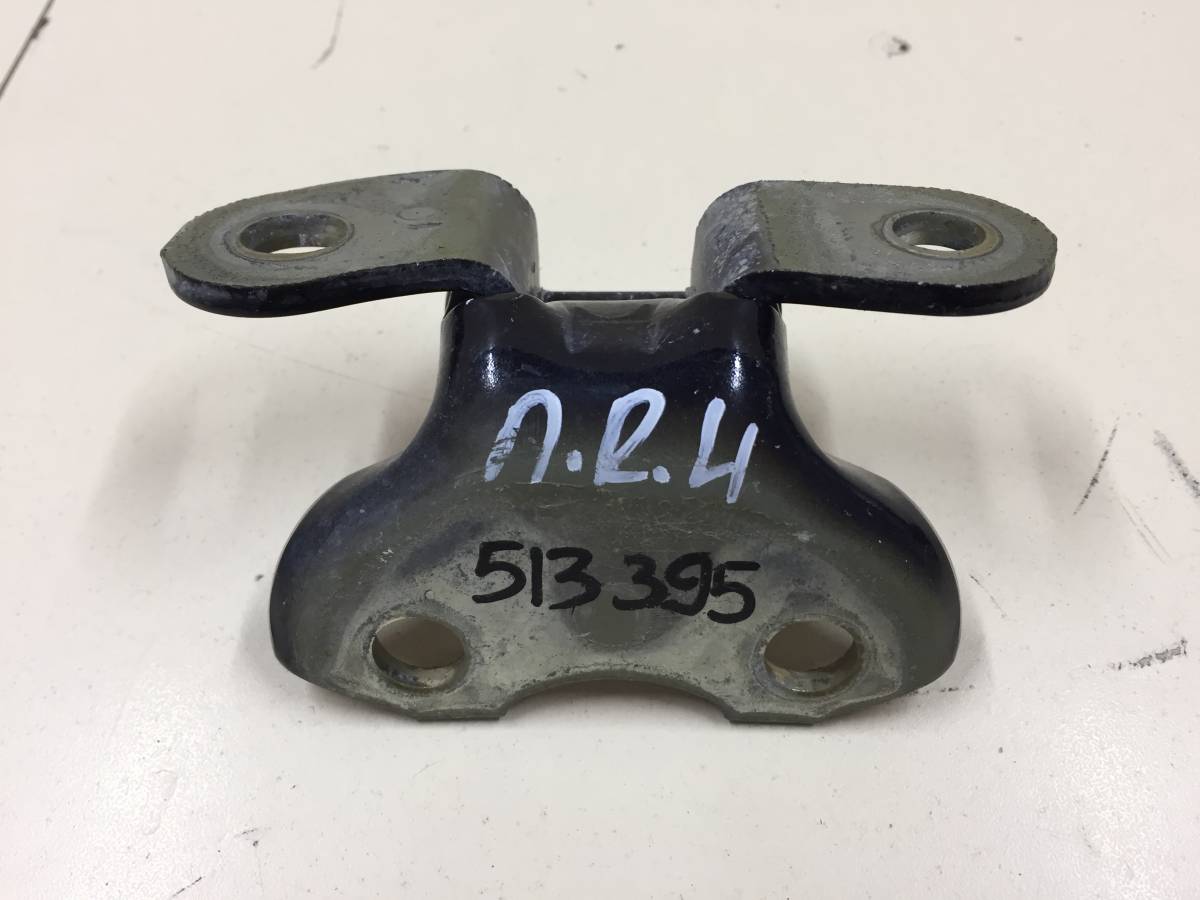 Петля двери передней правой нижняя Toyota Camry (V50) 2011-2017