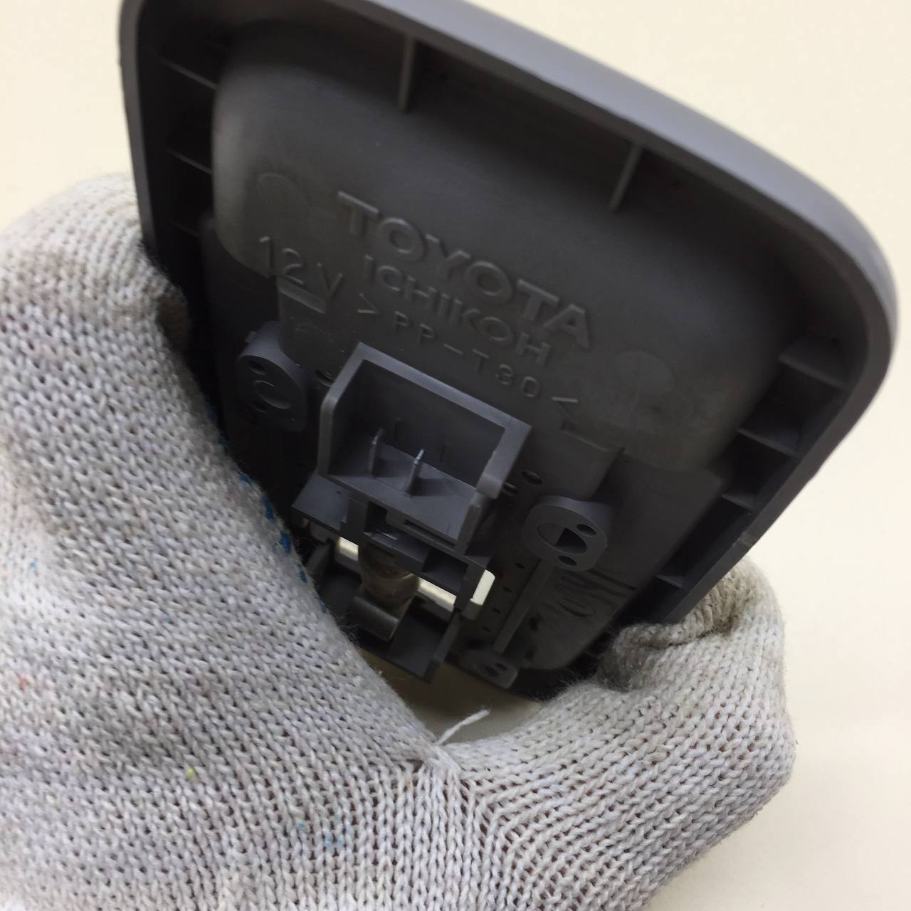 Плафон салонный Toyota Rav 4 (A20) 2000-2005