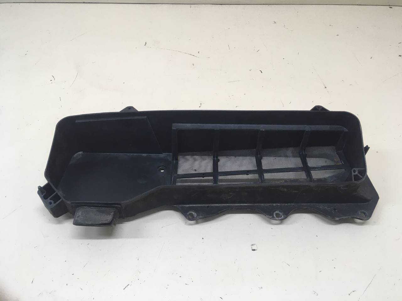 Воздухозаборник (внутри) Ford Fusion (JU) 2002-2012 Воздухозаборник (внутри) Ford Fusion (JU) 2002-2012