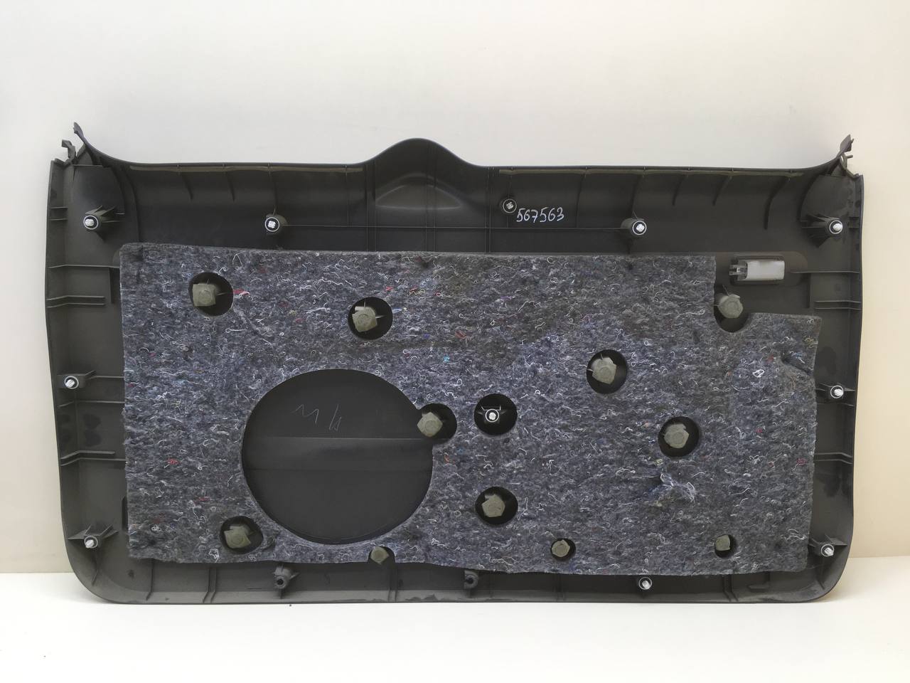 Обшивка двери багажника Toyota Rav 4 (A30) 2006-2013 Обшивка двери багажника Toyota Rav 4 (A30) 2006-2013