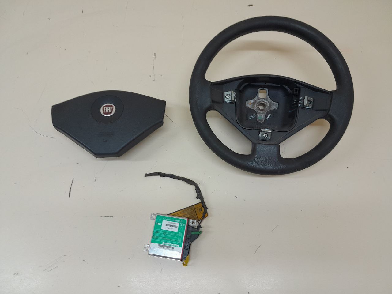 Подушка безопасности в рулевое колесо Fiat Albea 2002-2012