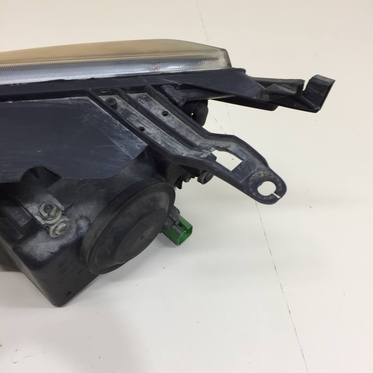 Фара правая Ford Fusion (JU) 2002-2012 Фара правая Ford Fusion (JU) 2002-2012
