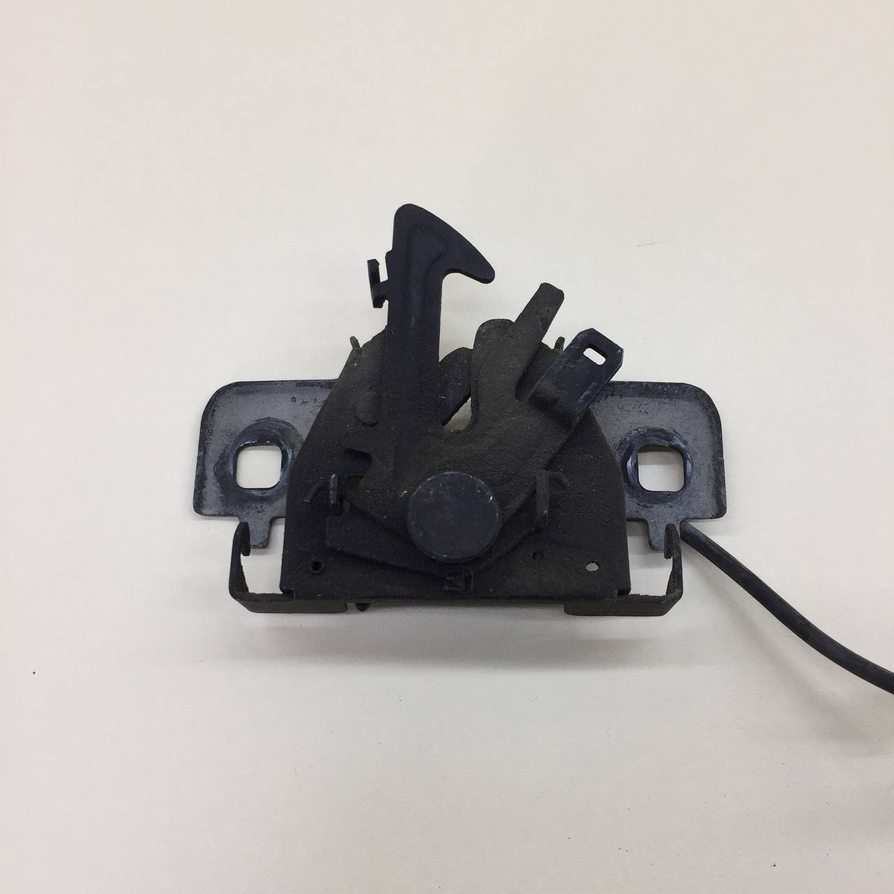 Замок капота Renault Sandero Stepway (5S) 2014-2022