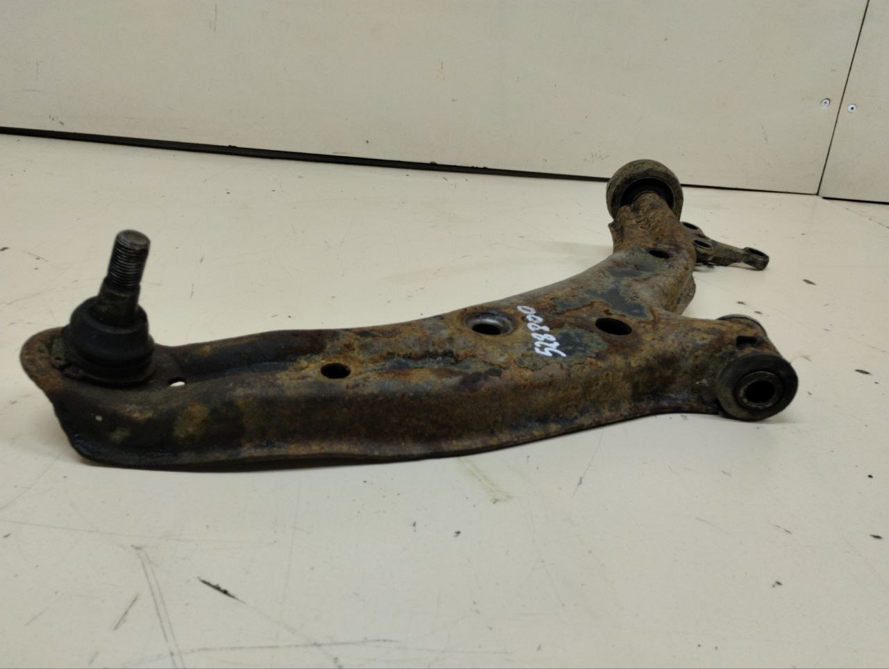 Рычаг передний правый Nissan Almera Classic (B10) 2006-2013 Рычаг передний правый Nissan Almera Classic (B10) 2006-2013