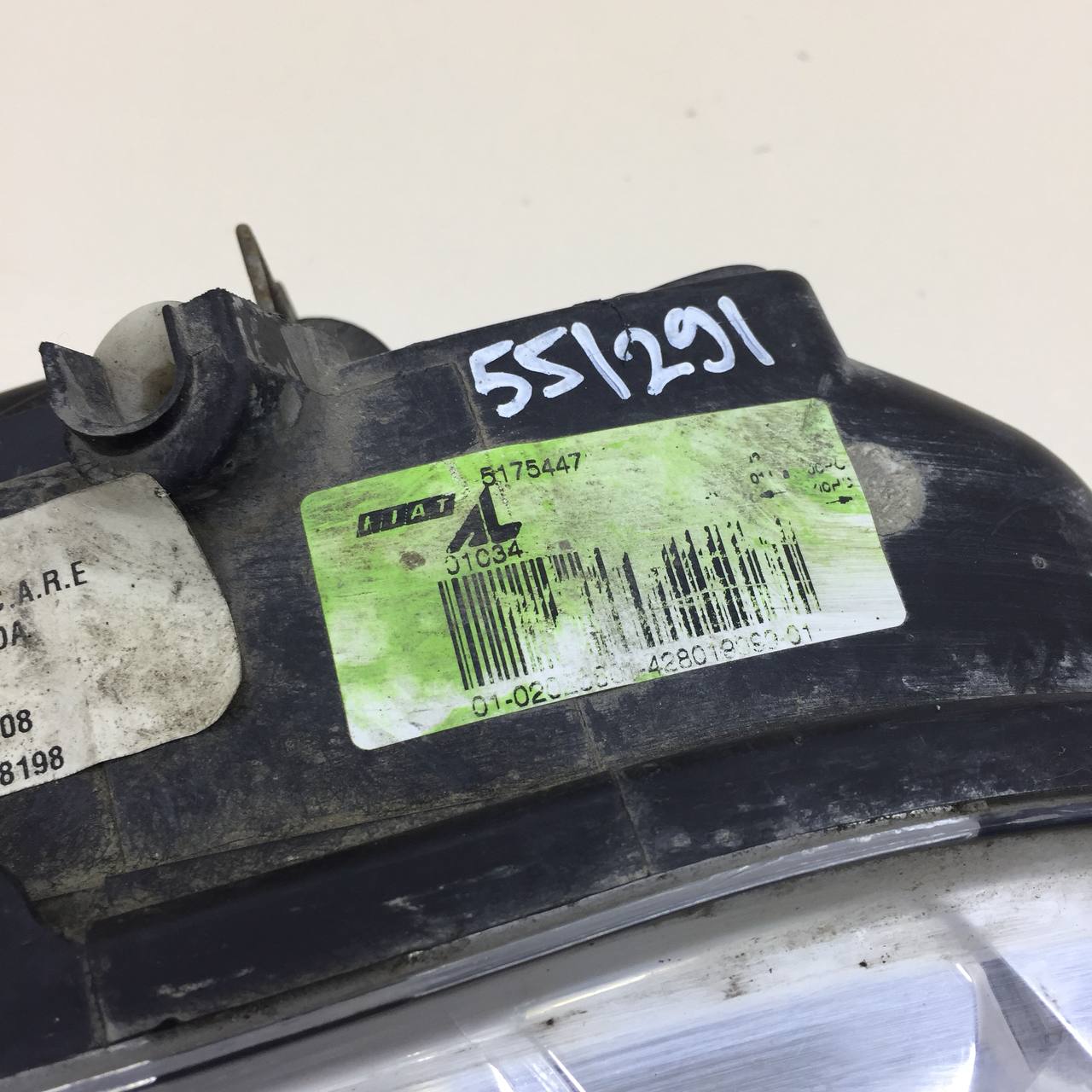 Фара правая Fiat Albea 2002-2012