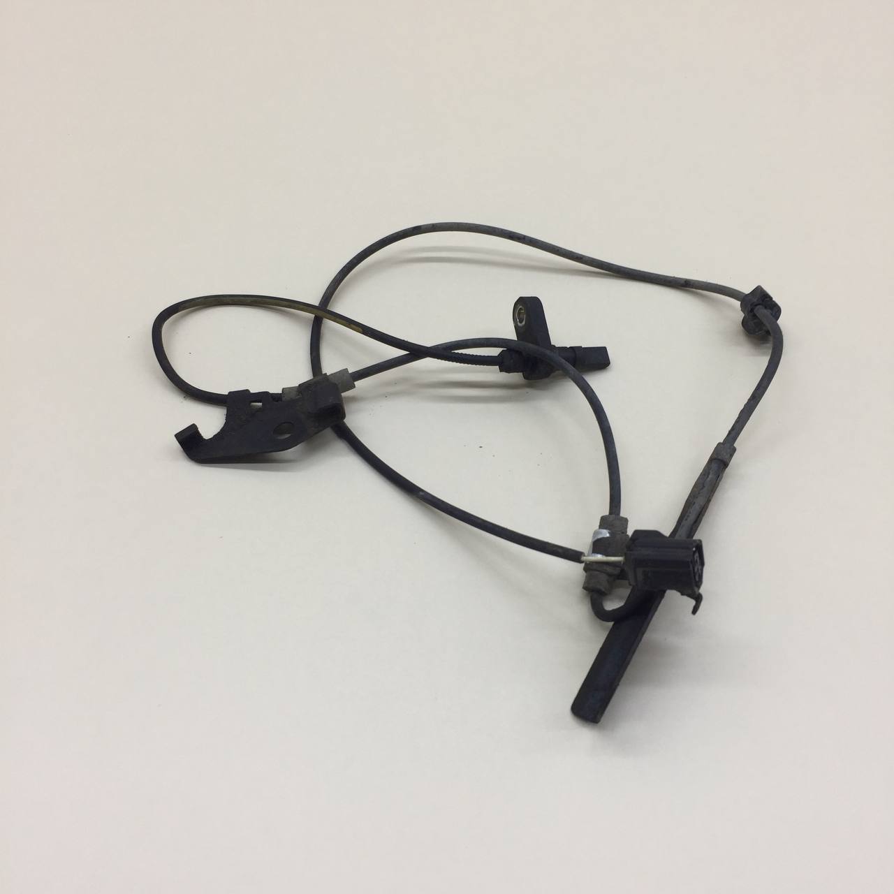 Датчик ABS передний правый Toyota Rav 4 (A30) 2006-2013