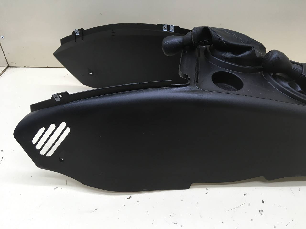 Консоль центральная Chevrolet Niva 2009-2020 Консоль центральная Chevrolet Niva 2009-2020