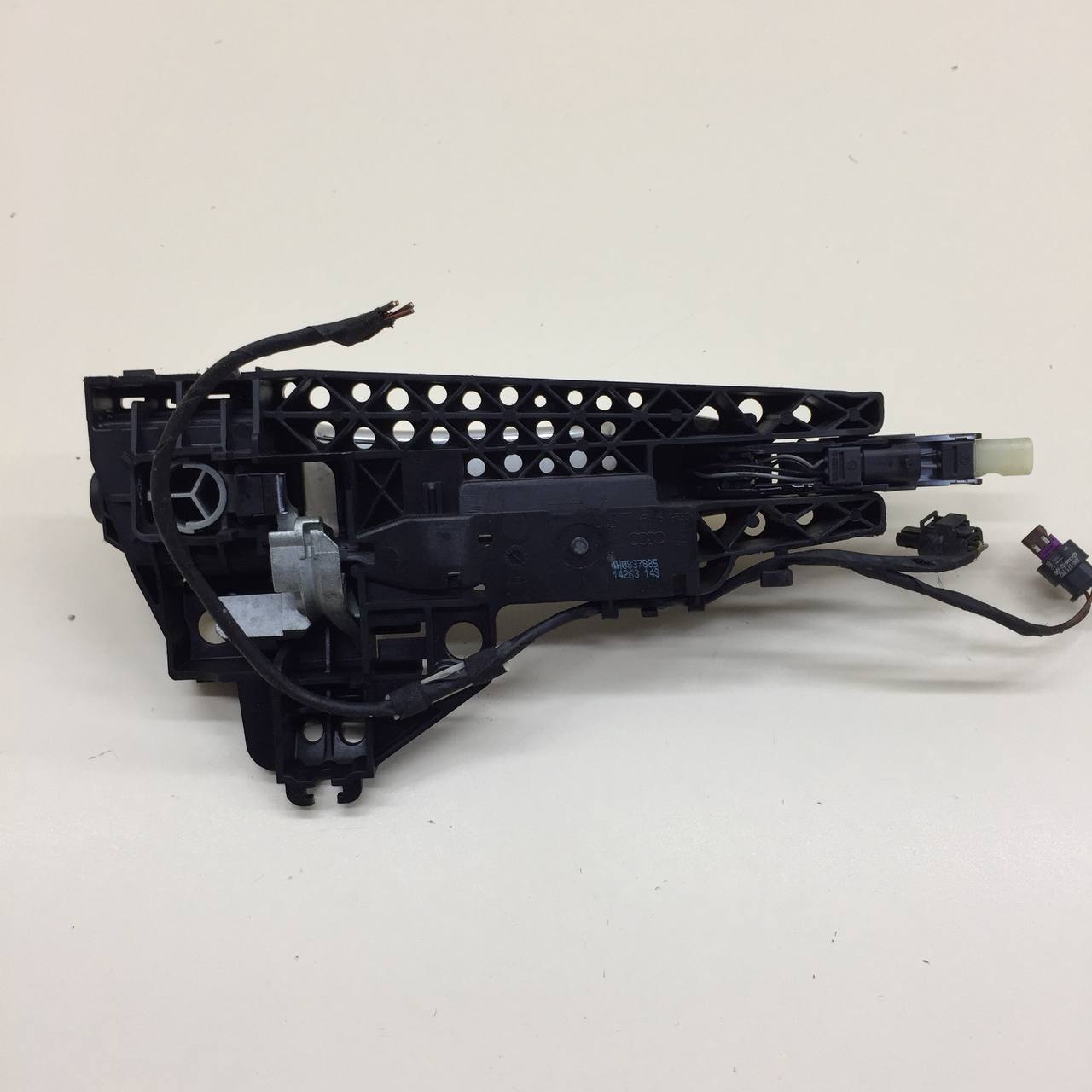 Ручка двери передней наружная левая Audi A6 (C7) 2011>