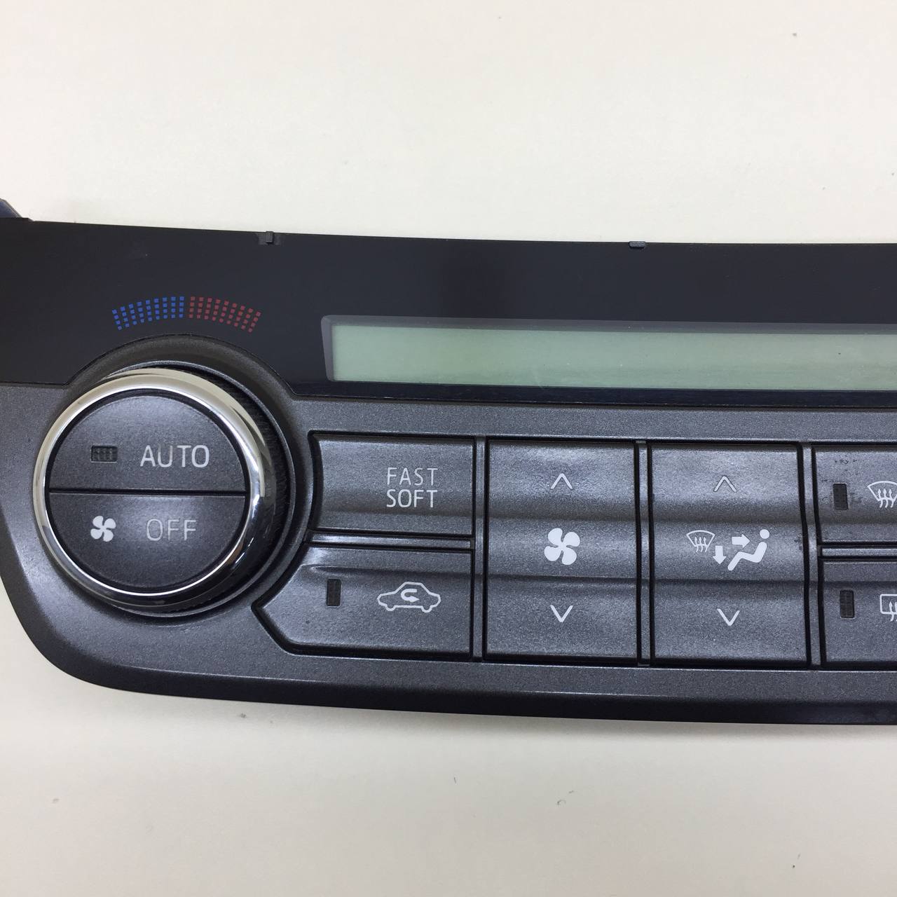 Блок управления климатической установкой Toyota Rav 4 (XA40) 2013-2019