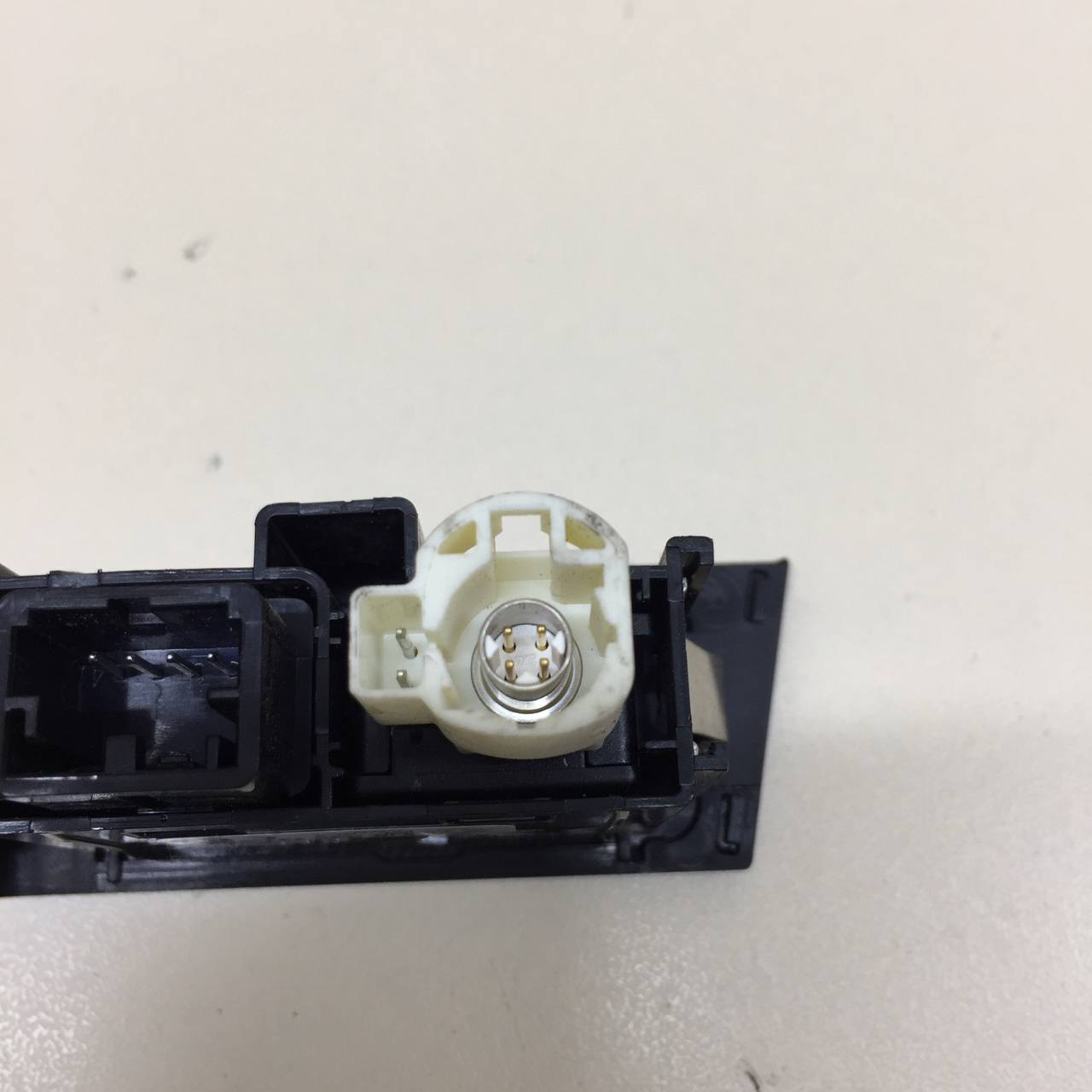 Разъем (USB AUX) Skoda Rapid 2012-2020 Разъем (USB AUX) Skoda Rapid 2012-2020