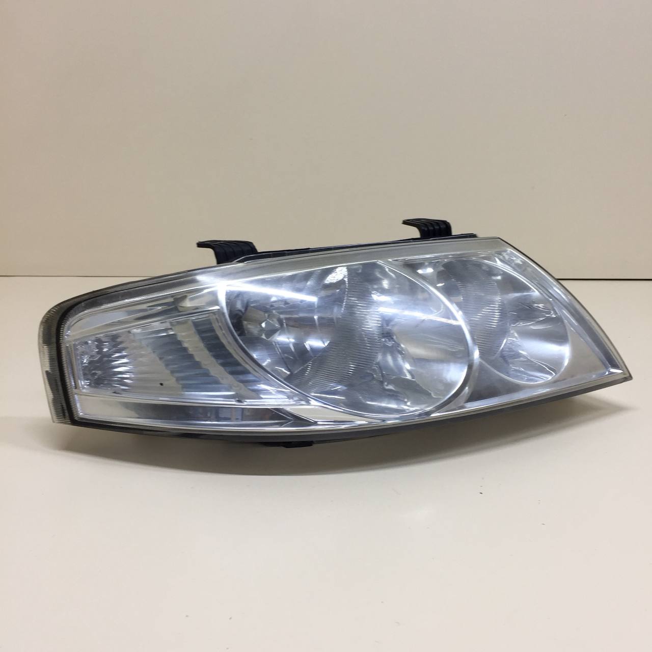 Фара правая Nissan Almera Classic (B10) 2006-2013 Фара правая Nissan Almera Classic (B10) 2006-2013