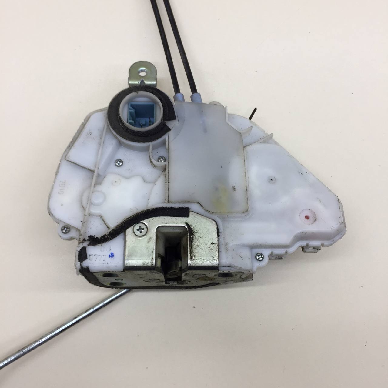 Замок двери передней левой Honda Civic 4D 2006-2012
