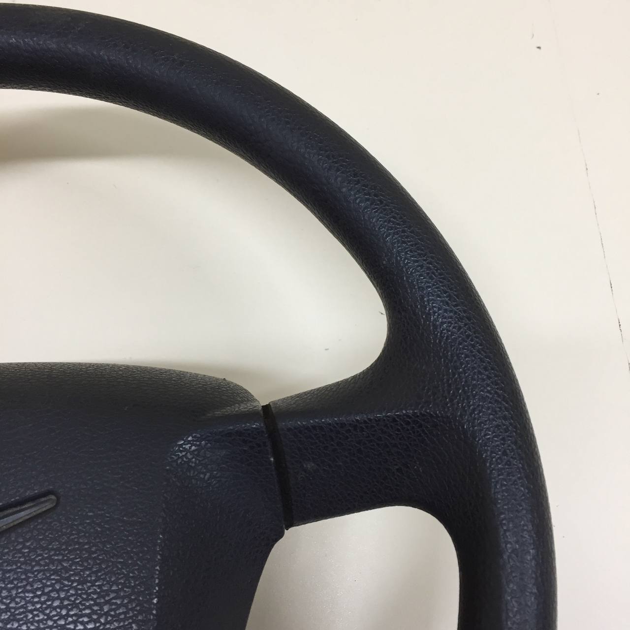 Рулевое колесо без AIR BAG УАЗ Патриот 2005> Рулевое колесо без AIR BAG УАЗ Патриот 2005>