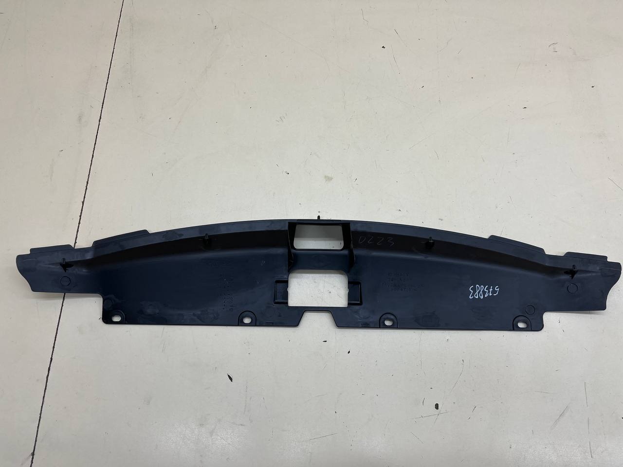 Кожух замка капота Mitsubishi Outlander XL (CW) 2006-2012