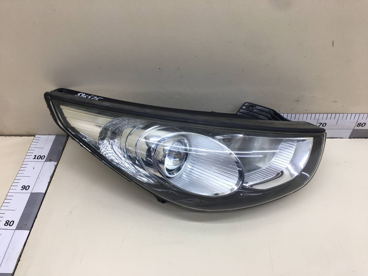 Фара правая Hyundai ix35 (LM) 2010-2015