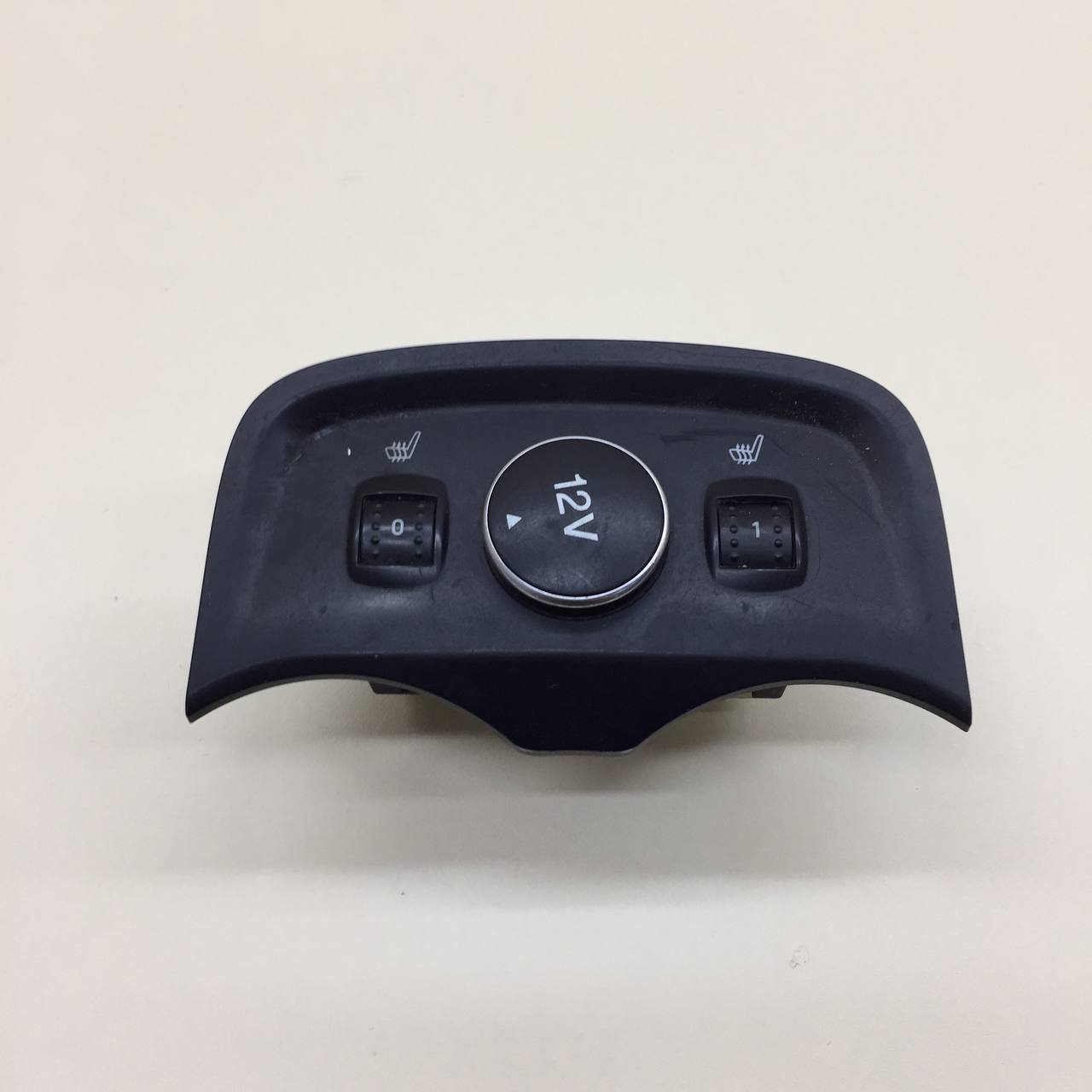 Кнопка обогрева сидений Ford Focus 3 2011>