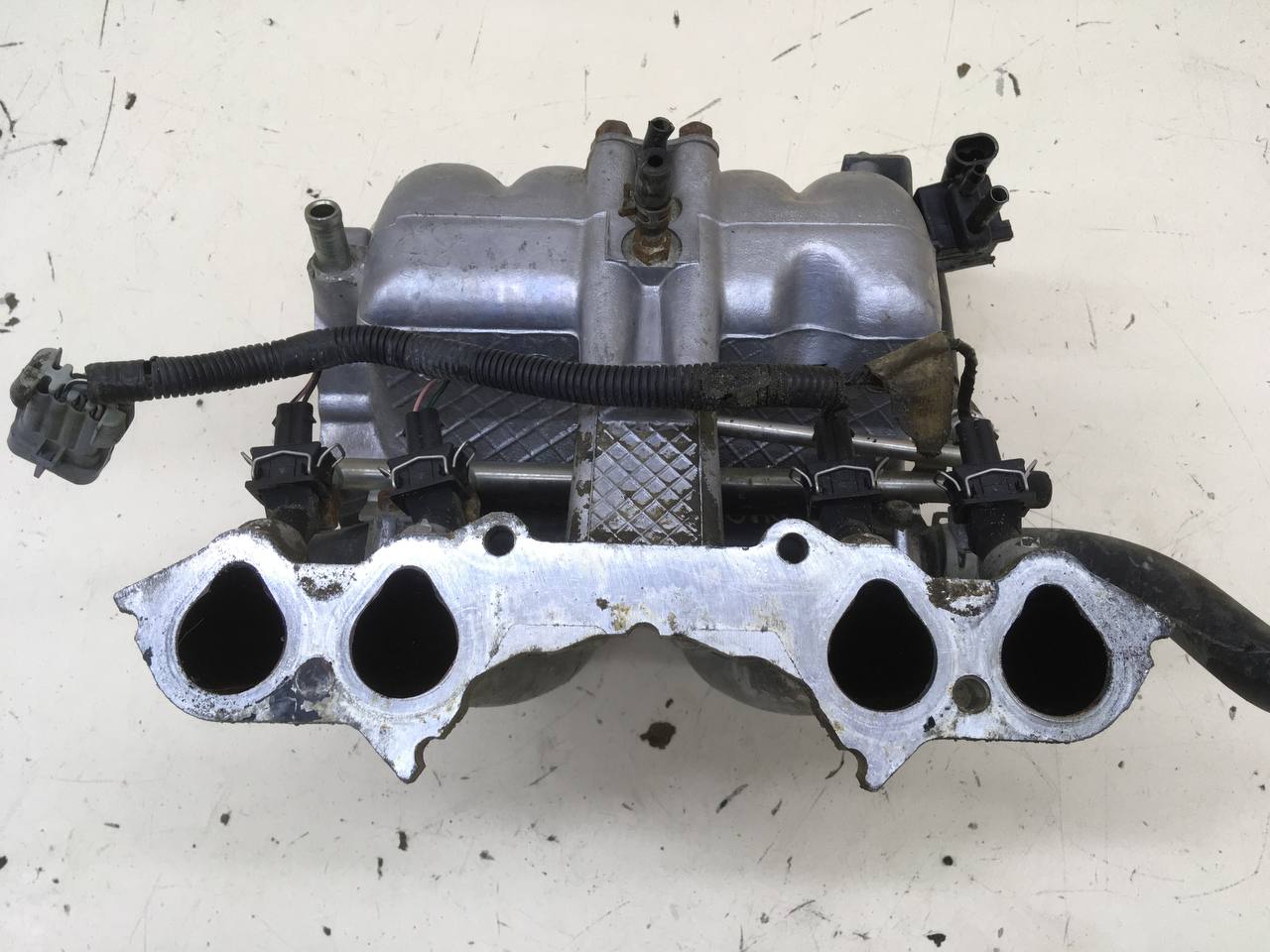 Коллектор впускной Chevrolet Niva 2009-2020 Коллектор впускной Chevrolet Niva 2009-2020