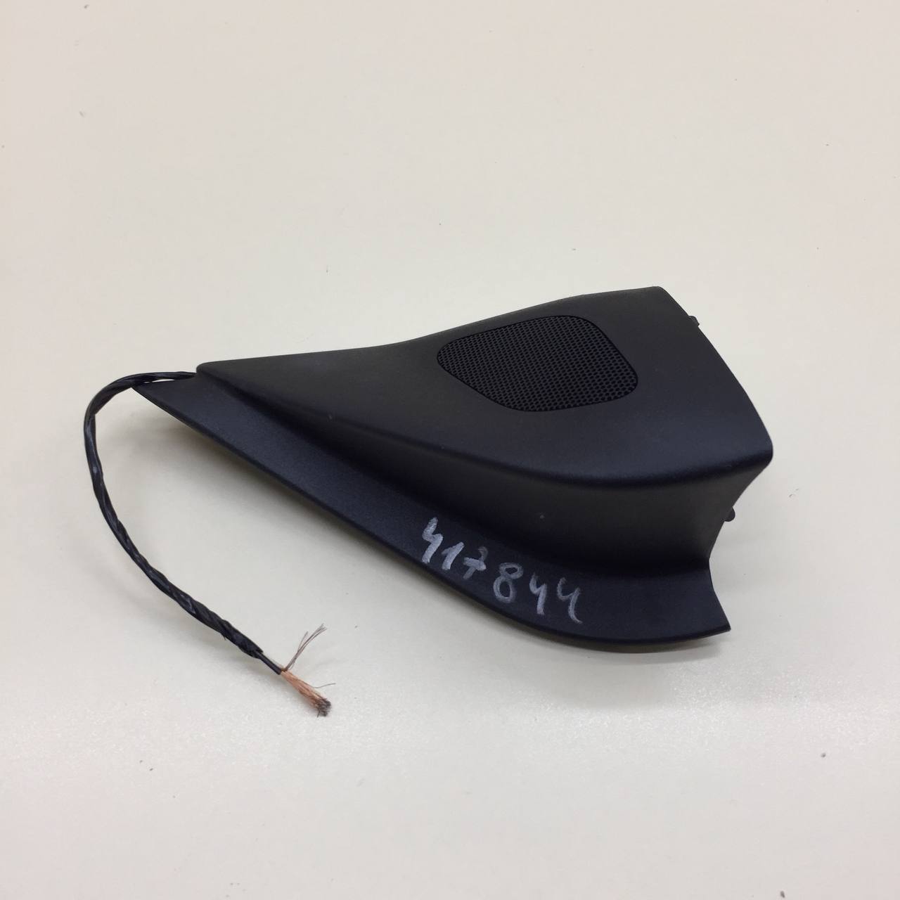 Крышка зеркала внутренняя правая Mitsubishi Outlander XL (CW) 2006-2012