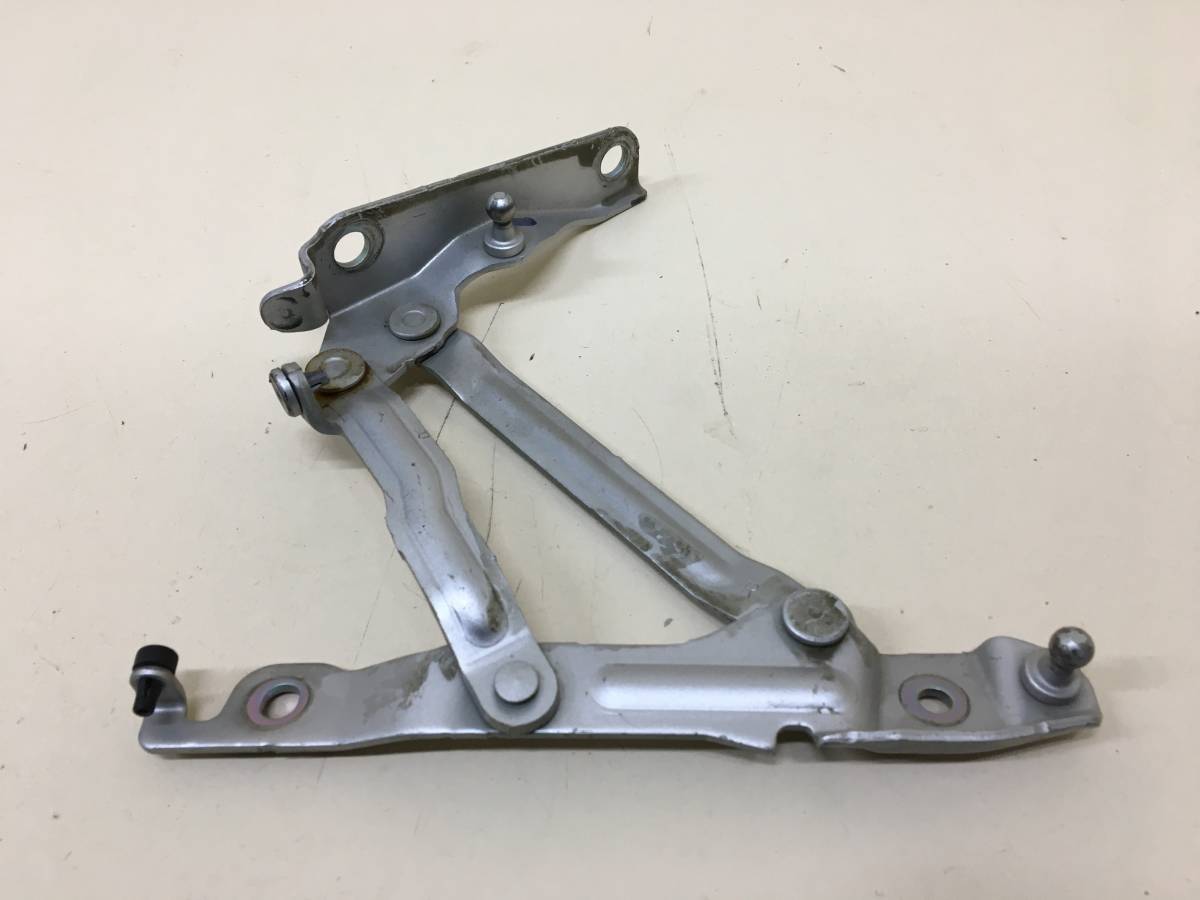 Петля крышки багажника Mazda Mazda 3 (BK) 2002-2009