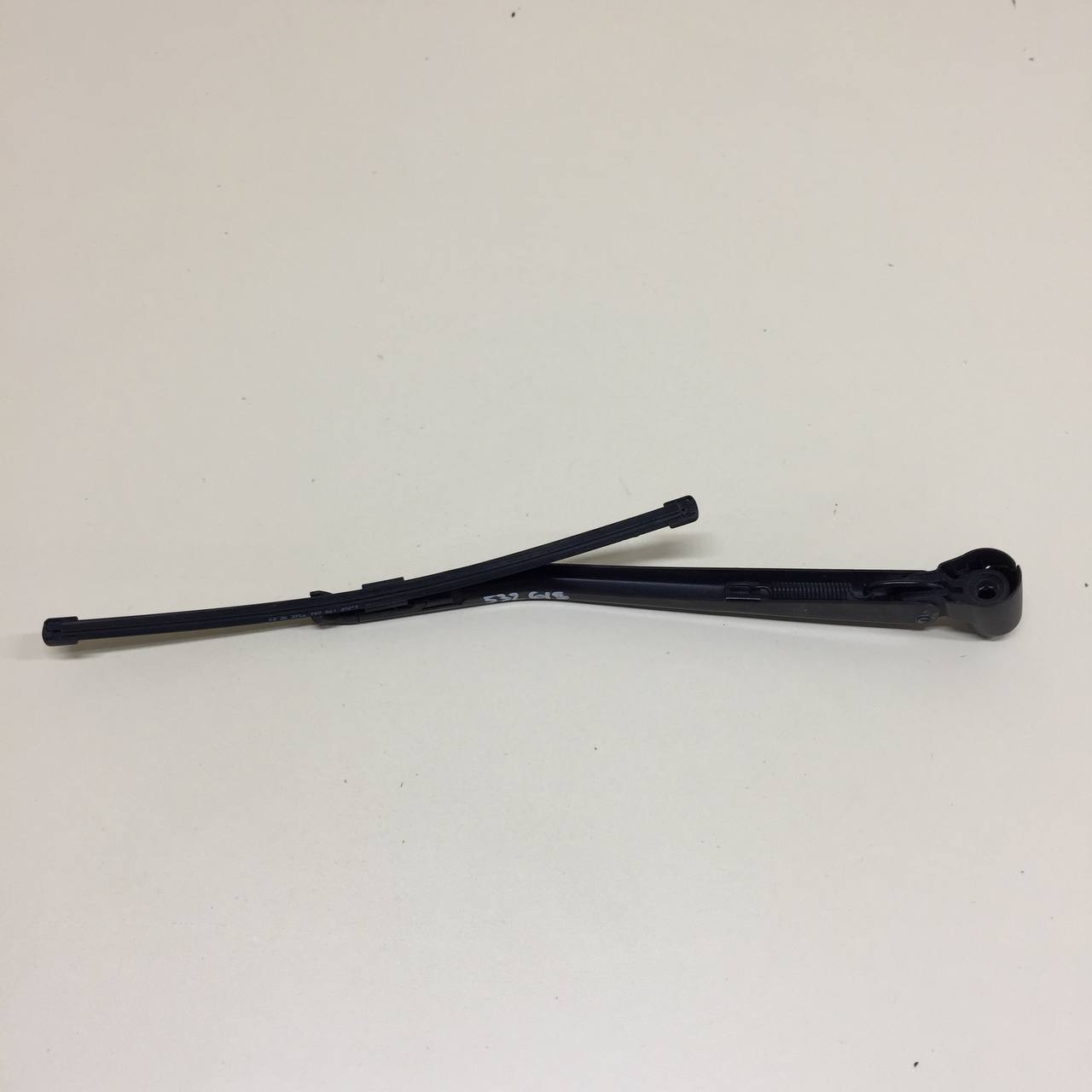 Поводок стеклоочистителя задний BMW 1-series E87/E81 2004-2011