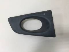 Рамка противотуманной фары правой Honda Fit (GD1) 2001-2007