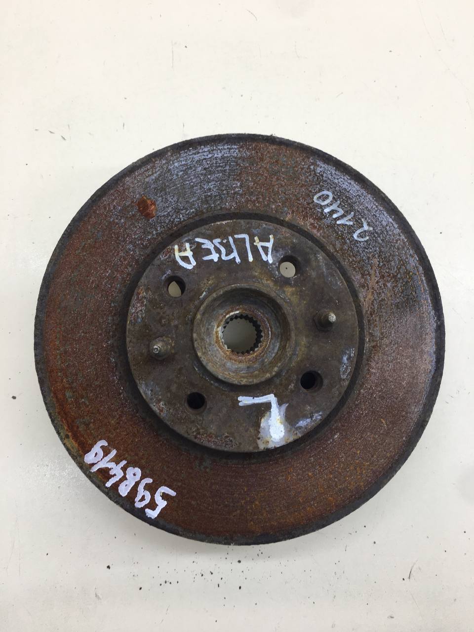 Кулак поворотный передний левый Fiat Albea 2002-2012