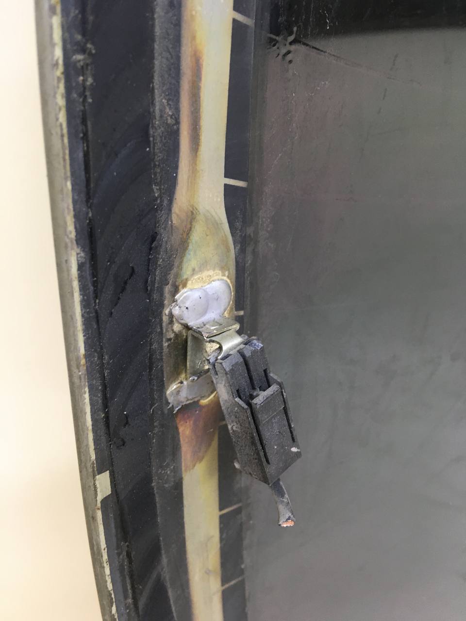 Стекло заднее Kia Spectra (SD) 2004-2011