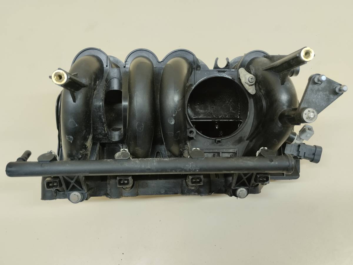 Коллектор впускной Renault Logan (1) 2005-2014 Коллектор впускной Renault Logan (1) 2005-2014