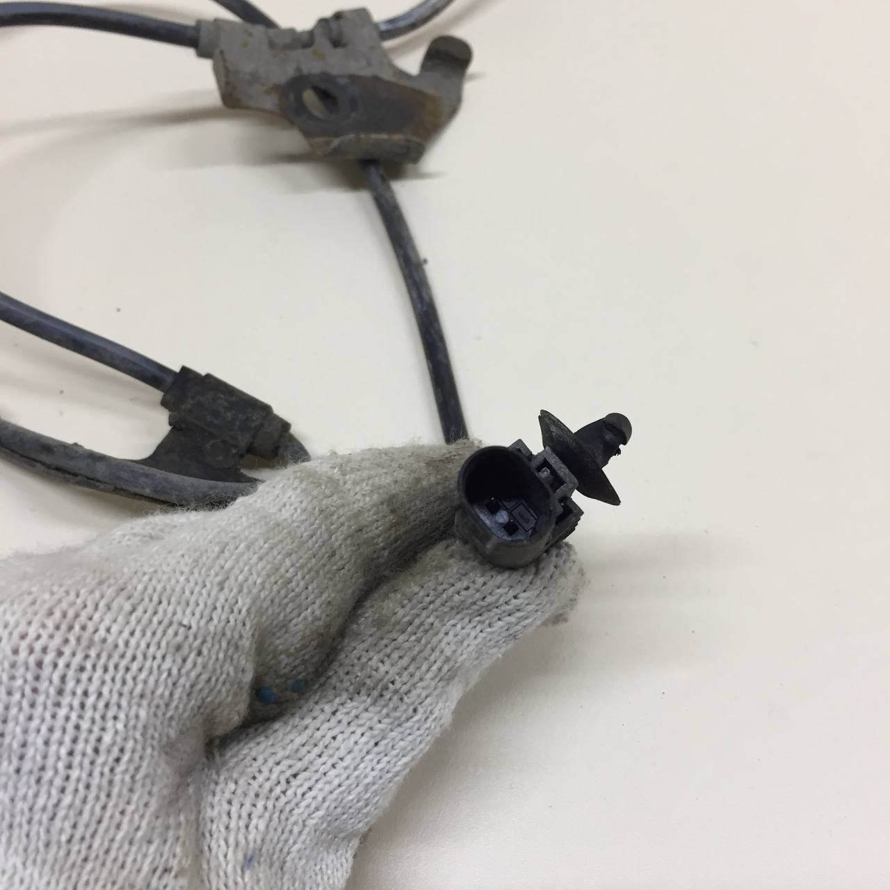Датчик ABS передний левый Toyota Corolla E180 2013-2019 Датчик ABS передний левый Toyota Corolla E180 2013-2019