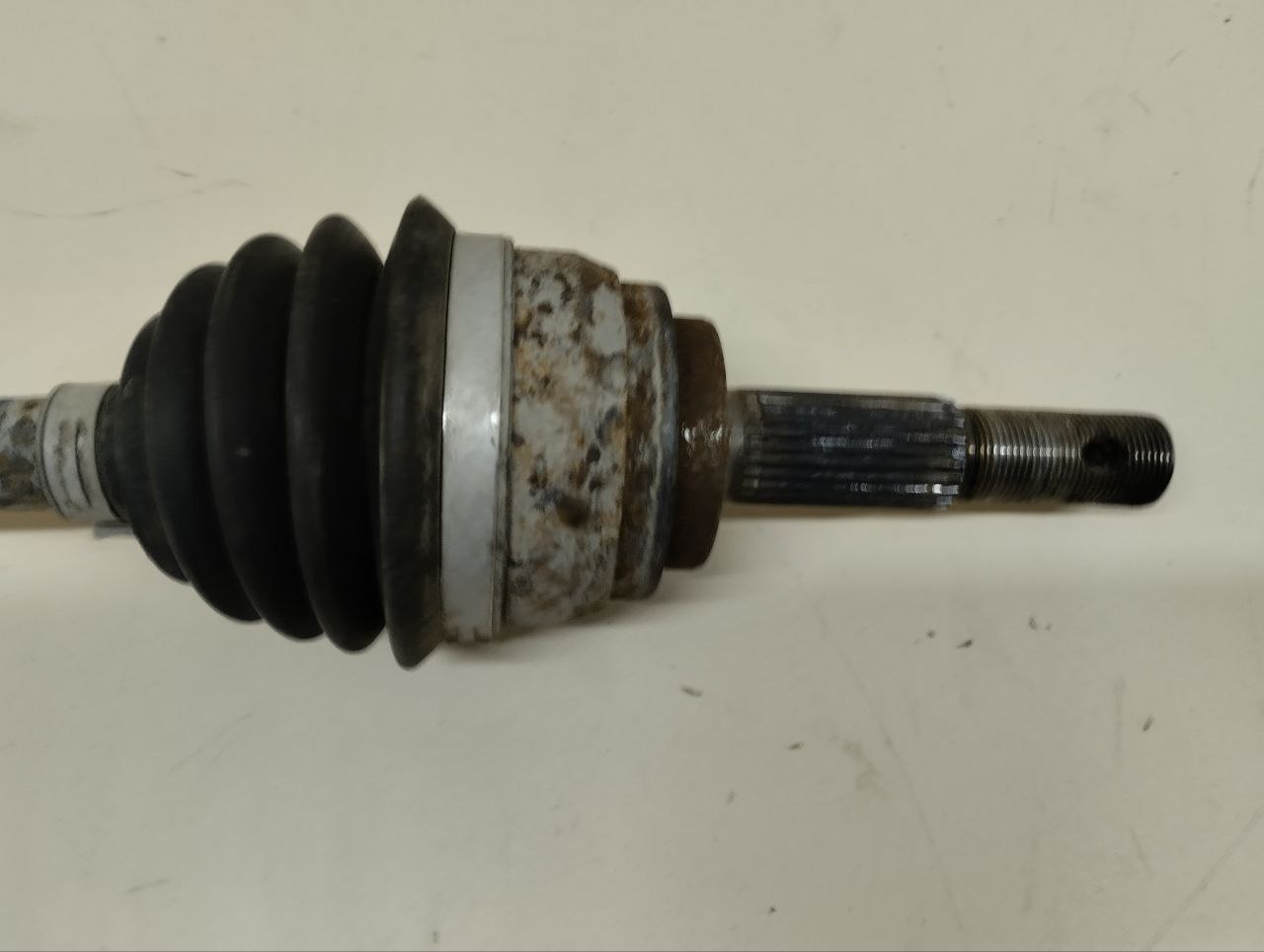 Полуось передняя правая Nissan Almera Classic (B10) 2006-2013 Полуось передняя правая Nissan Almera Classic (B10) 2006-2013