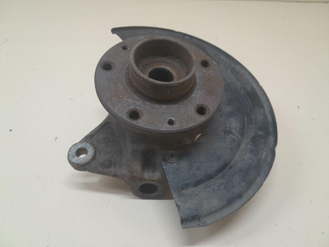 Кулак поворотный передний левый Nissan Terrano (D10) 2014>