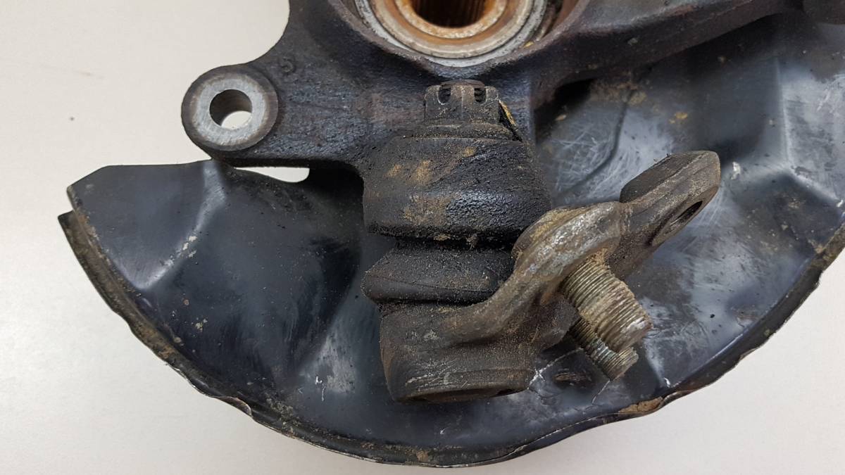 Кулак поворотный передний правый Toyota Vista Ardeo (V50) 1998-2003 Кулак поворотный передний правый Toyota Vista Ardeo (V50) 1998-2003
