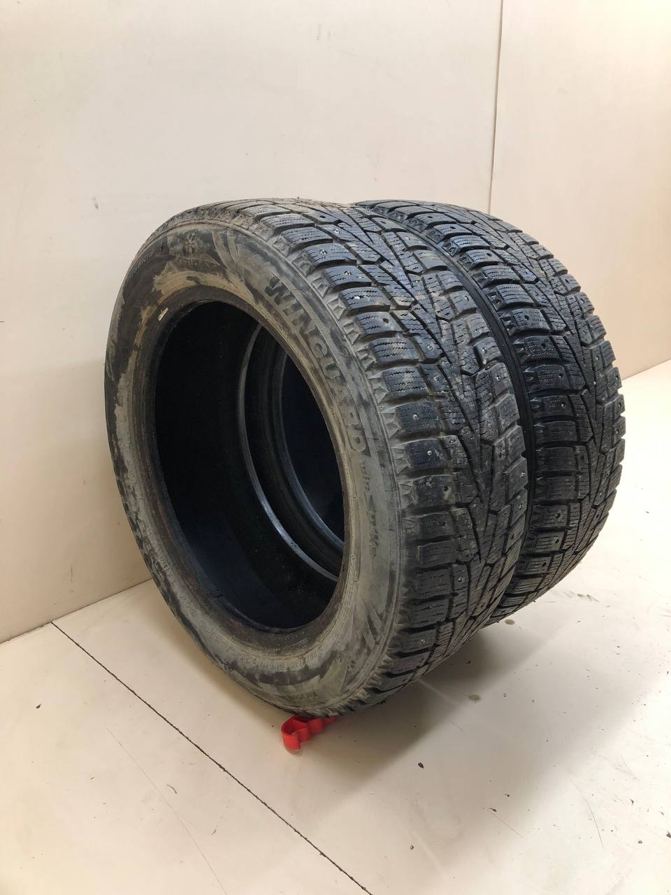 Шины R16 Зимние шипованные WINGUARD WINSPIKE
