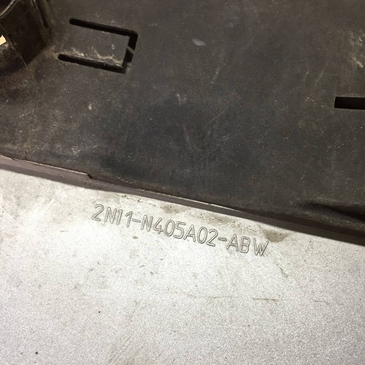 Лючок бензобака Ford Fusion (JU) 2002-2012 Лючок бензобака Ford Fusion (JU) 2002-2012