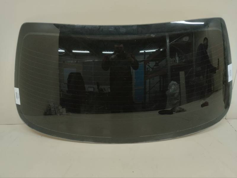 Стекло заднее Kia Spectra (SD) 2004-2011
