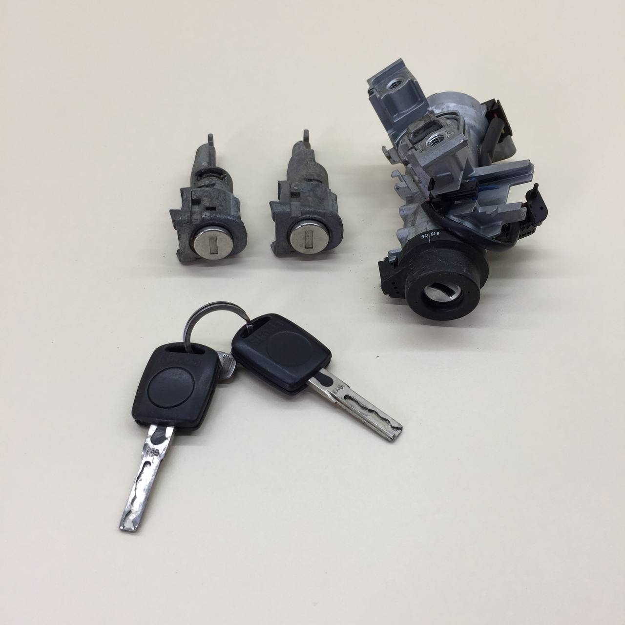Замок зажигания Skoda Octavia (A5 1Z-) 2004-2013 Замок зажигания Skoda Octavia (A5 1Z-) 2004-2013