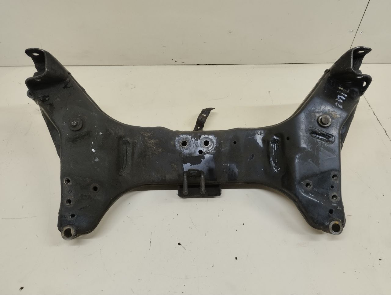 Балка подмоторная Nissan Almera (N16) 2000-2006 Балка подмоторная Nissan Almera (N16) 2000-2006