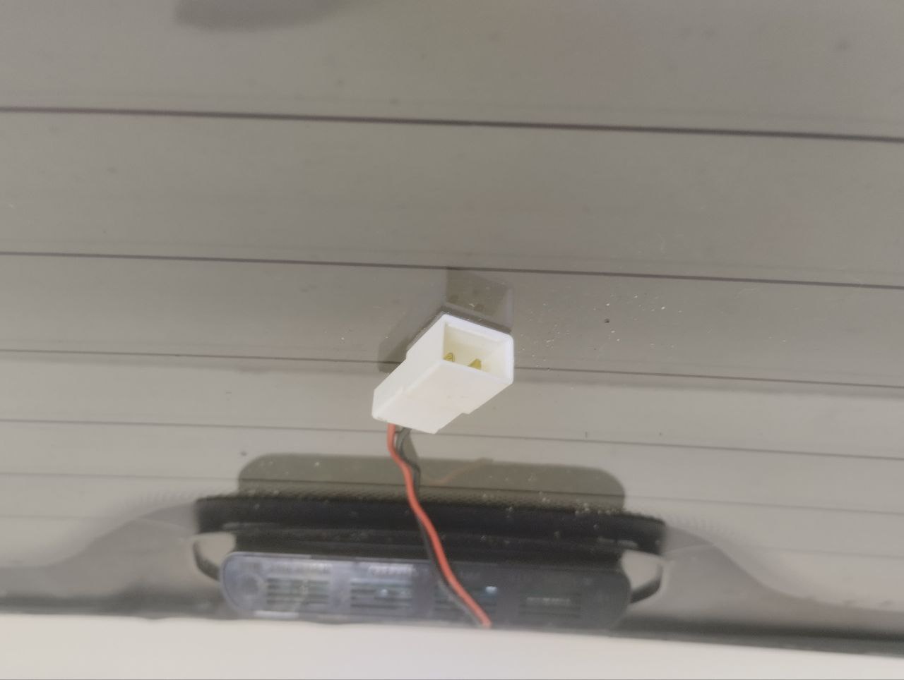 Стекло заднее Lada Granta 2011>