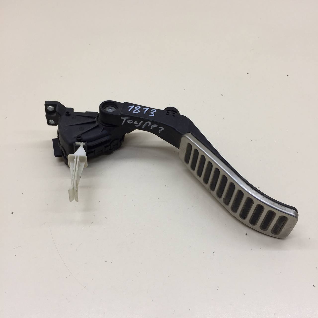 Педаль газа Porsche Cayenne 2003-2010