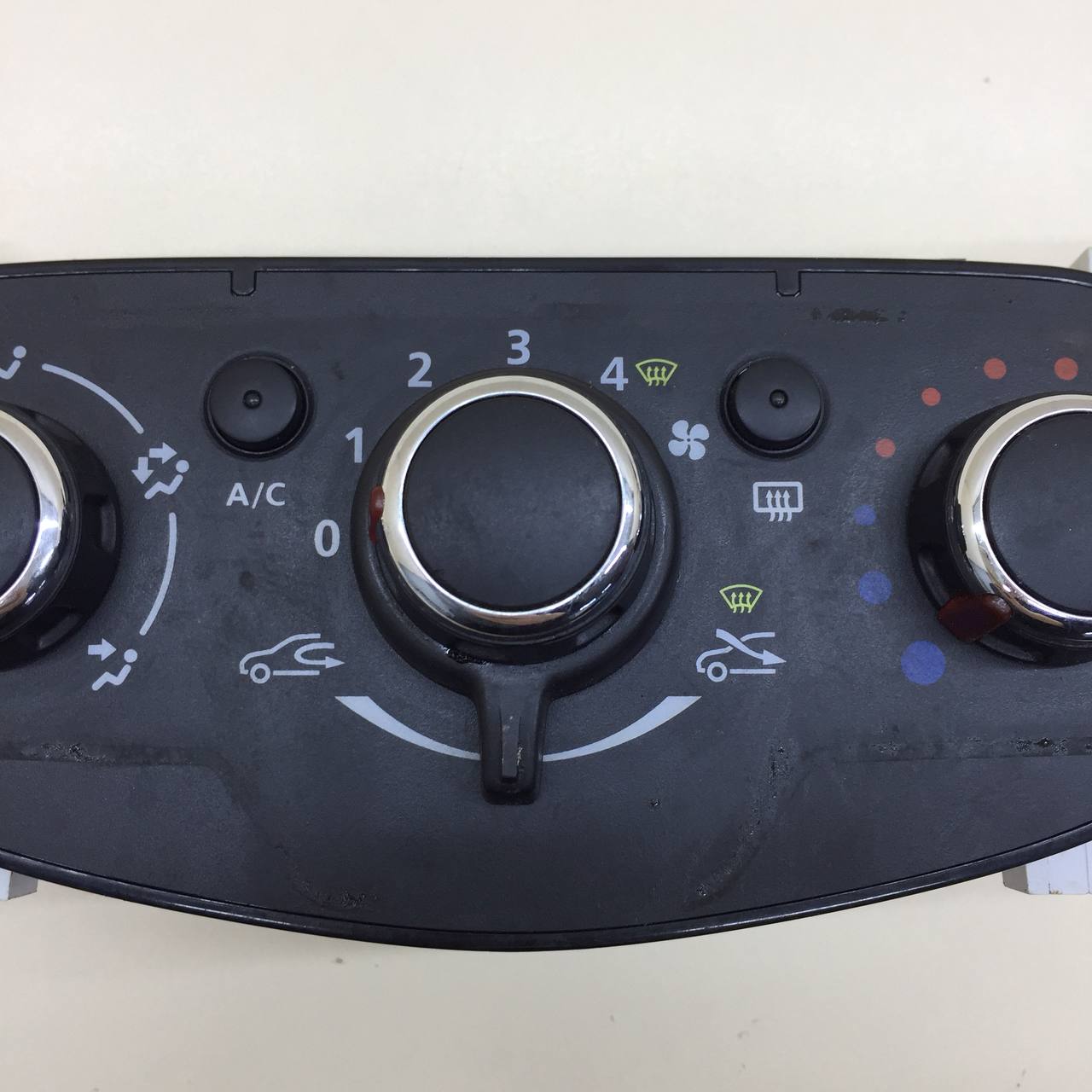 Блок управления отопителем Lada  X-RAY Cross 2018 >