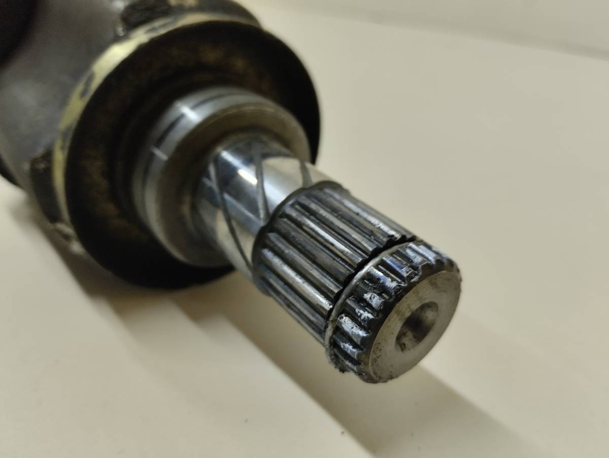 Полуось передняя левая Nissan Almera (N16) 2000-2006 Полуось передняя левая Nissan Almera (N16) 2000-2006