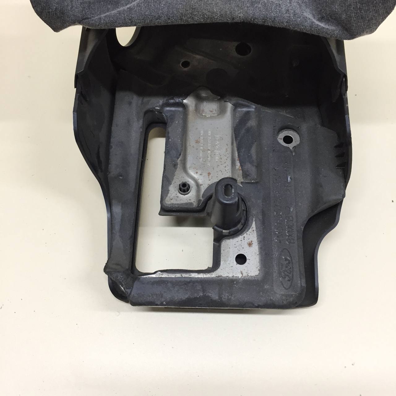 Кожух рулевой колонки Ford Focus 2 (DB) 2008-2011 Кожух рулевой колонки Ford Focus 2 (DB) 2008-2011