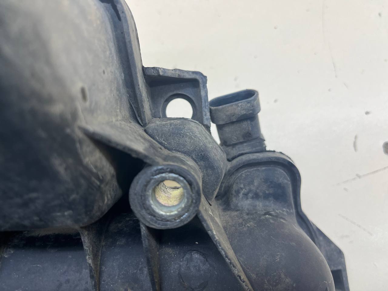 Коллектор впускной Renault Megane (2) 2002-2009 Коллектор впускной Renault Megane (2) 2002-2009