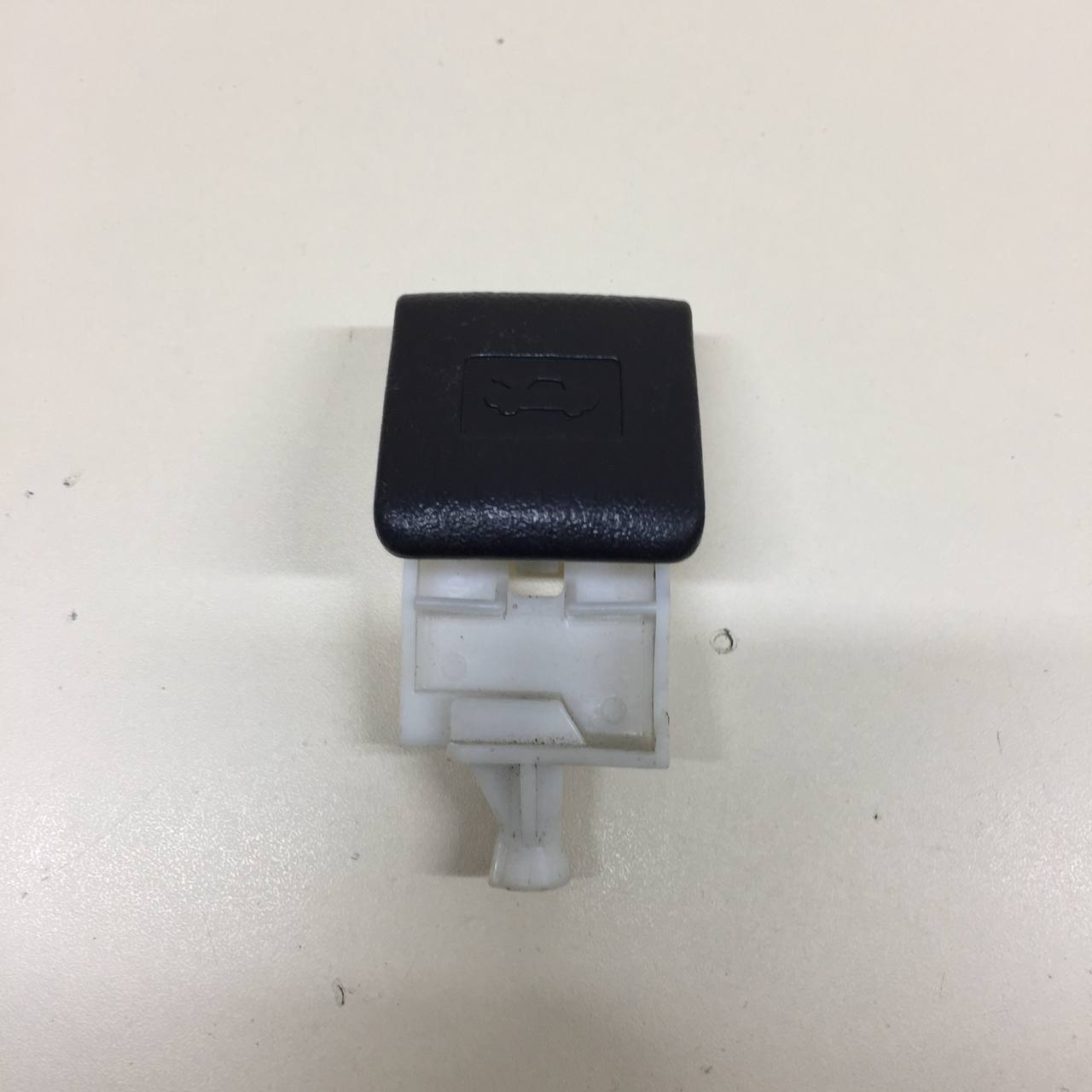 Ручка открывания капота Toyota Corolla E150 2006-2013 Ручка открывания капота Toyota Corolla E150 2006-2013
