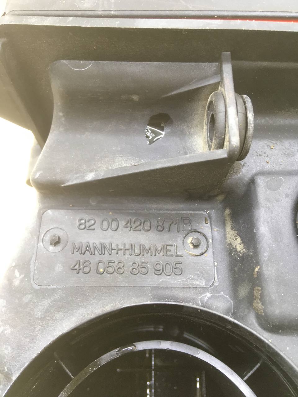 Корпус воздушного фильтра Renault Duster (HSA, HSM) 2012> Корпус воздушного фильтра Renault Duster (HSA, HSM) 2012>